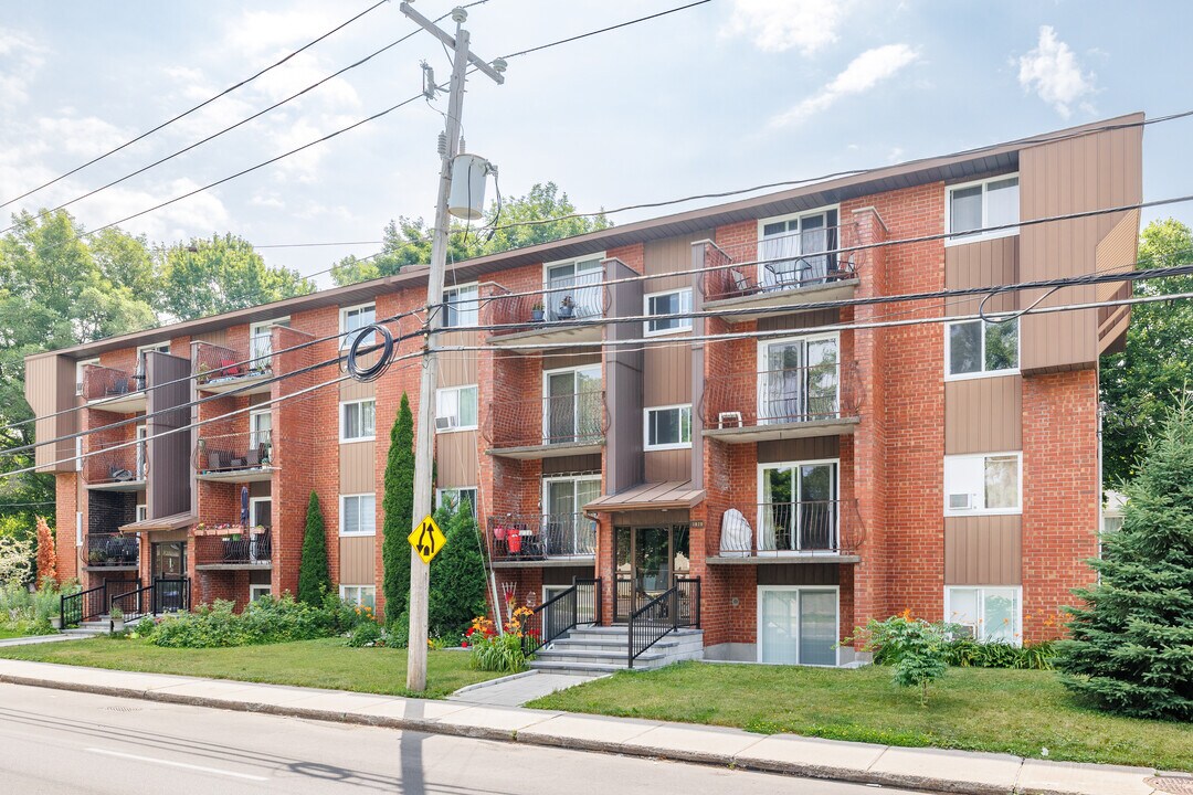 3000 Cartier Boul O in Laval, QC - Building Photo