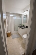 1311 W 3rd St, Unit 6 in Chico, CA - Building Photo - Building Photo