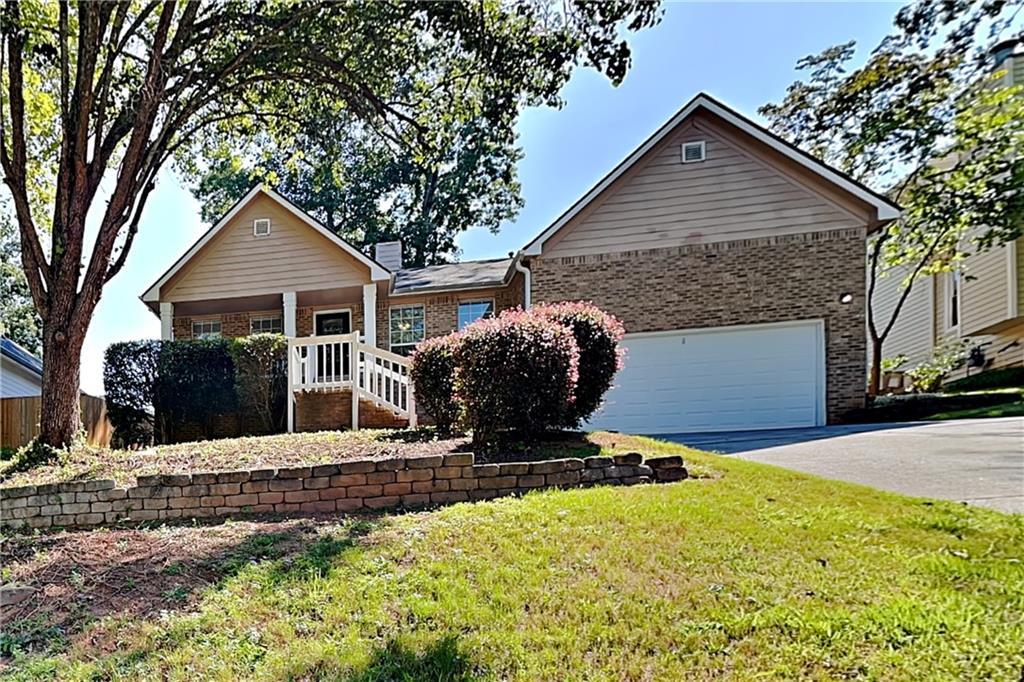 345 E Willow Run in Alpharetta, GA - Building Photo
