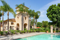 Villa Coronado Apartment Homes in Irvine, CA - Foto de edificio - Building Photo