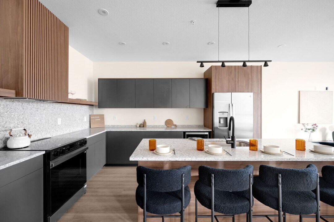 5754 W 92nd Ave in Westminster, CO - Building Photo