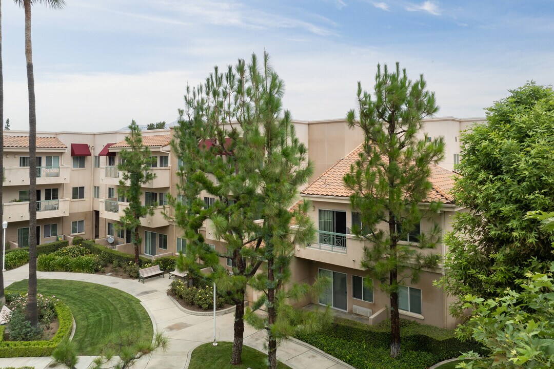 Telacu La Paz in Rialto, CA - Foto de edificio