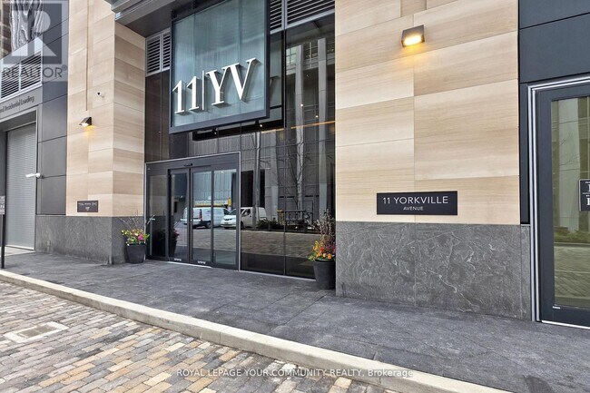 11 Yorkville Ave in Toronto, ON - Building Photo - Building Photo