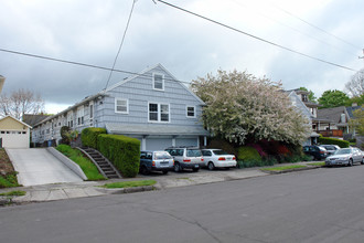 555 NE Fargo St in Portland, OR - Building Photo - Building Photo