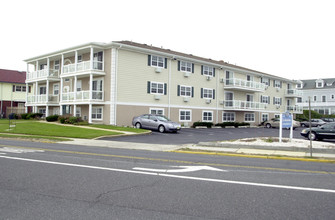 Residences/Avon-by-the-Sea in Avon By The Sea, NJ - Building Photo - Building Photo