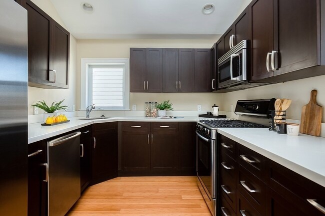 82 Pearson Ave, Unit 2 in Somerville, MA - Building Photo - Building Photo