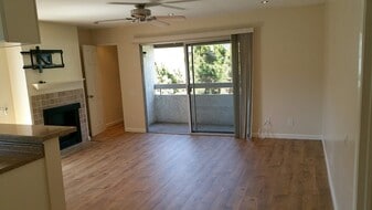 2841 S Fairview St, Unit F in Santa Ana, CA - Building Photo