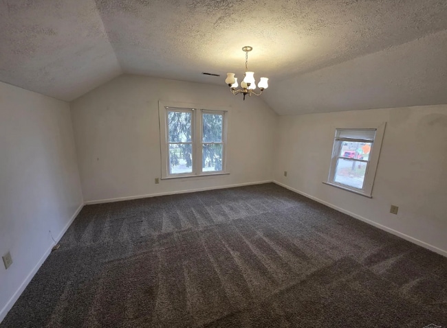 3232 Court St in Saginaw, MI - Building Photo - Building Photo