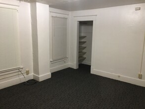504 7th St SW, Unit 4 in Rochester, MN - Foto de edificio - Building Photo