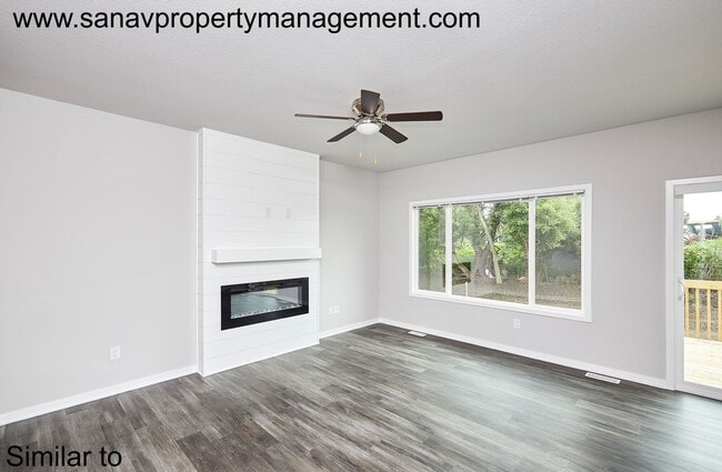 4716 NW 167th St in Urbandale, IA - Building Photo - Building Photo