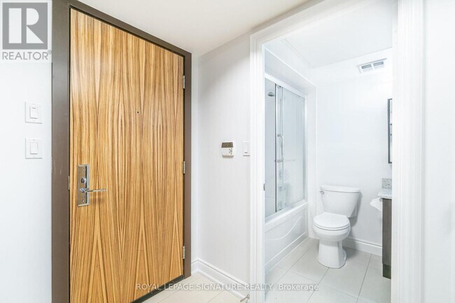 H-60 S Town Centre Blvd in Markham, ON - Building Photo - Building Photo