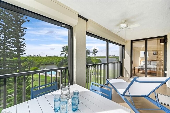17 Bluebill Ave in Naples, FL - Building Photo - Building Photo