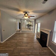 310 Pecan Wood Cir in Fairburn, GA - Building Photo - Building Photo