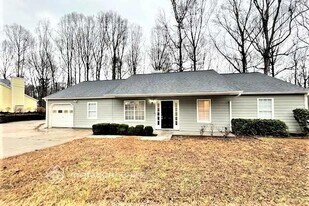3840 Greenbrook Dr in Douglasville, GA - Building Photo