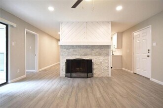 8600 Fathom Cir in Austin, TX - Building Photo - Building Photo