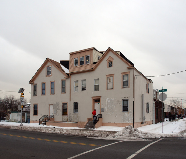 232-234 14th Ave in Newark, NJ - Foto de edificio - Building Photo