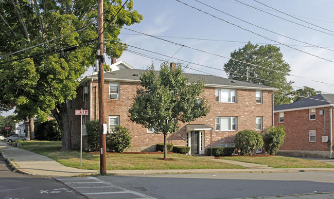 Lincoln Place in Milford, MA - Building Photo - Building Photo