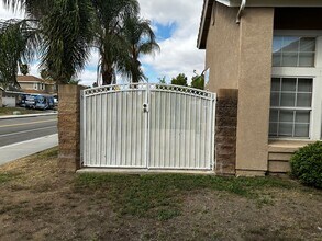 8955 Digger Pine Dr in Riverside, CA - Building Photo - Building Photo
