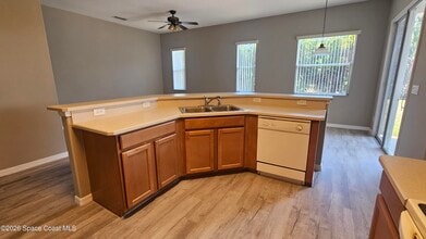 1024 Westport St SE in Palm Bay, FL - Building Photo - Building Photo