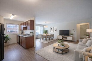 Gateway Trail Apartments in St. Paul, MN - Building Photo