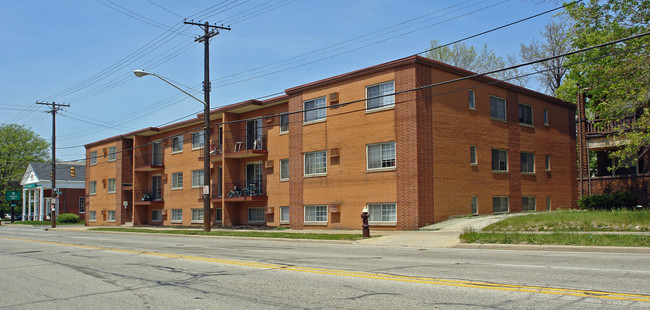 Elana Manor in Lakewood, OH - Building Photo - Building Photo