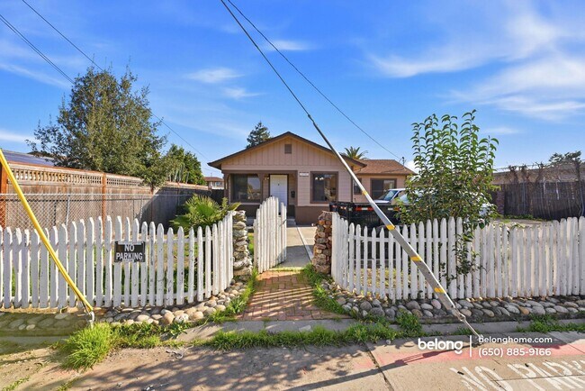 26786 Clarkford St in Hayward, CA - Foto de edificio - Building Photo