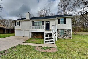 140 Linda Ln in Powder Springs, GA - Building Photo