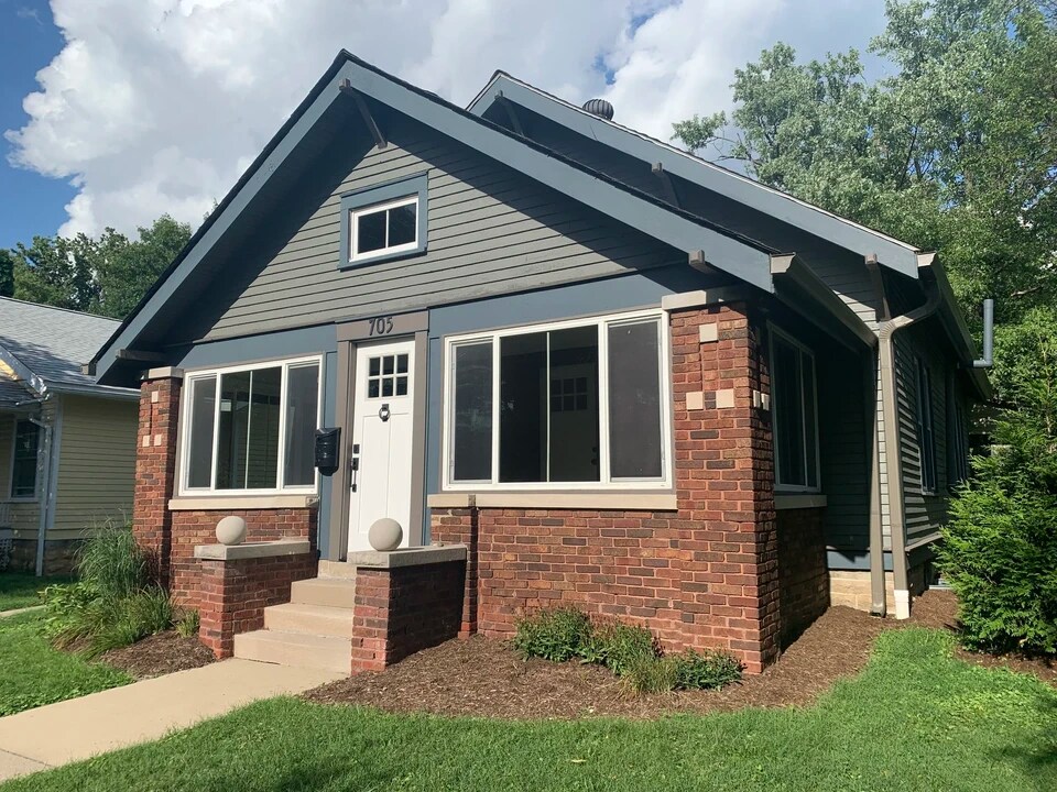 705 S Park Ave in Bloomington, IN - Building Photo