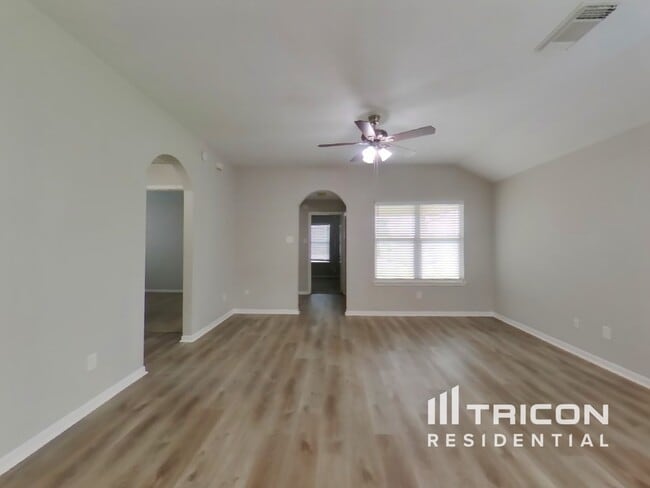 7402 Deloache Ave in Humble, TX - Building Photo - Building Photo