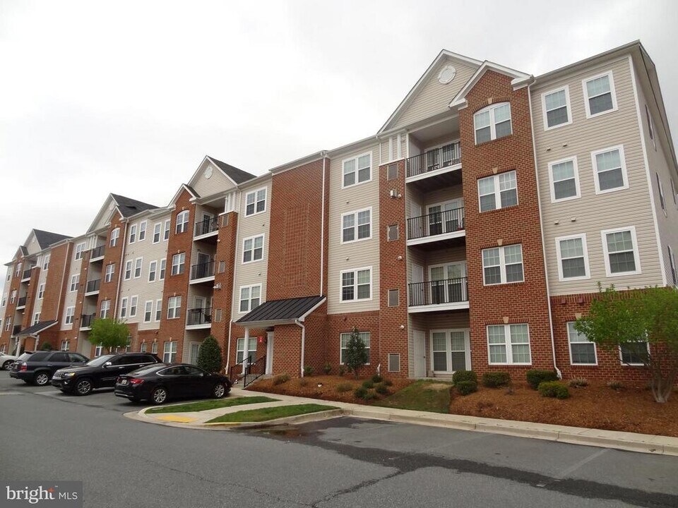 7557 Stoney Run Dr in Severn, MD - Building Photo