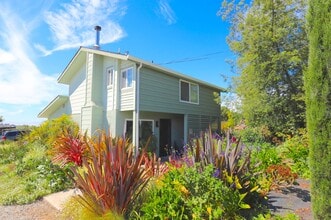 261 Wheelock Rd in Watsonville, CA - Building Photo - Building Photo