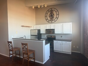 200 Main St, Unit Apt 602 in Kansas City, MO - Building Photo - Building Photo