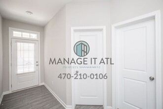 2256 Pale Hawthorn St in Sugar Hill, GA - Building Photo - Building Photo