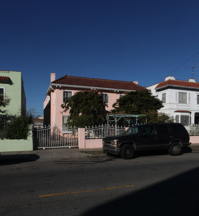 1145 N Edgemont St in Los Angeles, CA - Building Photo