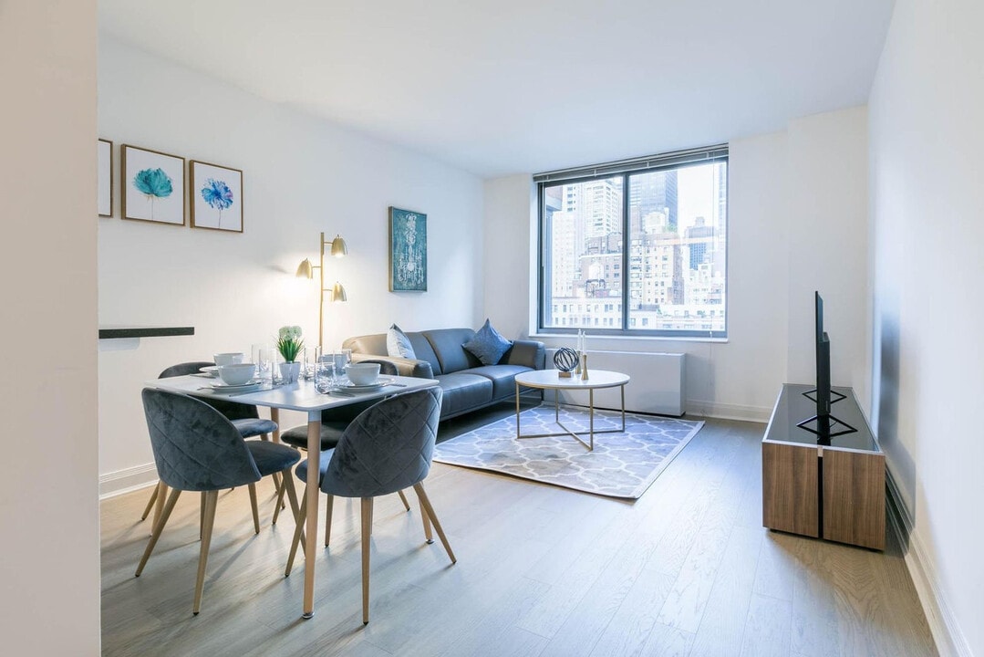 222 E 34th St in New York, NY - Building Photo