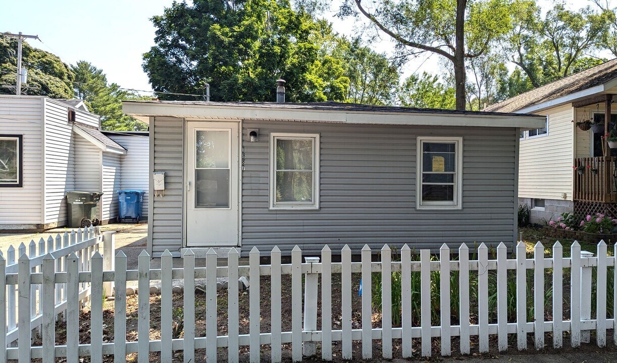 1887 Fair Ave in Muskegon, MI - Building Photo
