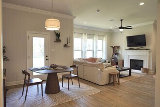 223 St Edmunds Wy in Bossier City, LA - Building Photo - Building Photo