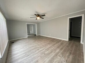 218 S Park Dr in Jackson, MS - Foto de edificio - Building Photo