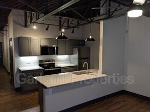 34 1st St NE in Pulaski, VA - Foto de edificio - Building Photo