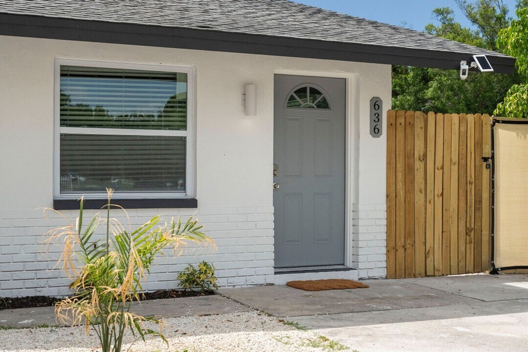 540 Lake Palms Dr in Largo, FL - Building Photo