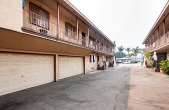 10340 State St in Lynwood, CA - Building Photo - Building Photo