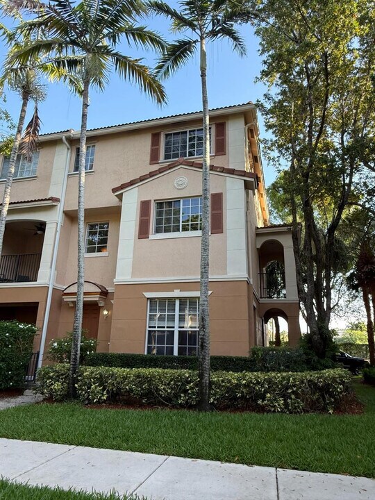 4573 Danson Way in Delray Beach, FL - Building Photo
