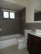 2724 SW 46th St, Unit 2 in Fort Lauderdale, FL - Foto de edificio - Building Photo