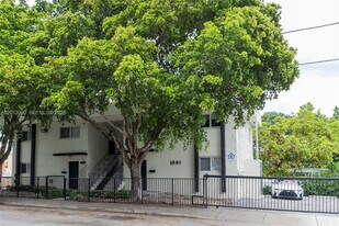 1091 SW 4th St in Miami, FL - Building Photo