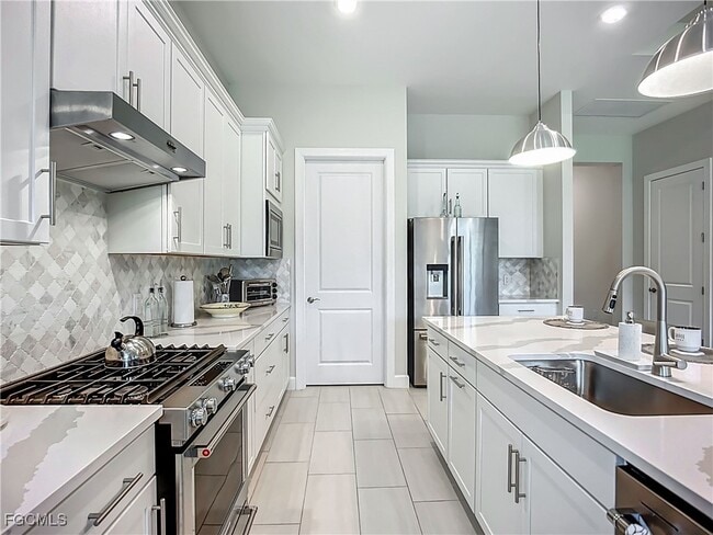 property at 2126 Yellowfin Cir