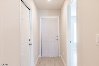 925 SE 14th St in Cape Coral, FL - Building Photo - Building Photo