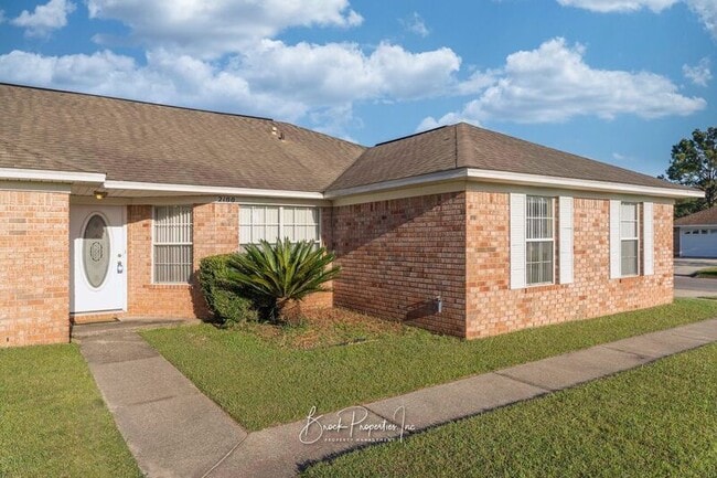 2100 Blue Wind Dr in Pensacola, FL - Building Photo - Building Photo