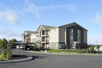 Fieldstone Apartments in Post Falls, ID - Foto de edificio - Building Photo