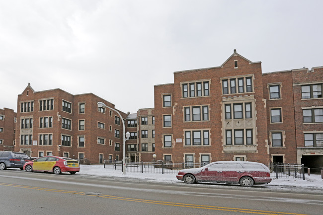 6838 S Jeffery Blvd in Chicago, IL - Building Photo - Building Photo