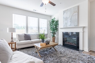 Vaughn Townhomes in Conyers, GA - Building Photo - Interior Photo